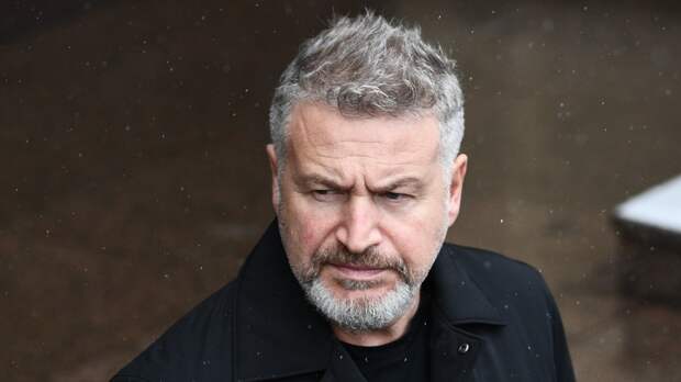 Агутин посетил могилу известного музыканта из Казахстана