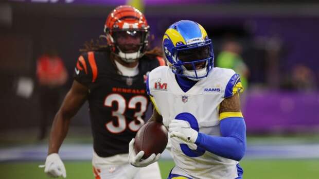 Odell Beckham Jr running with the football
