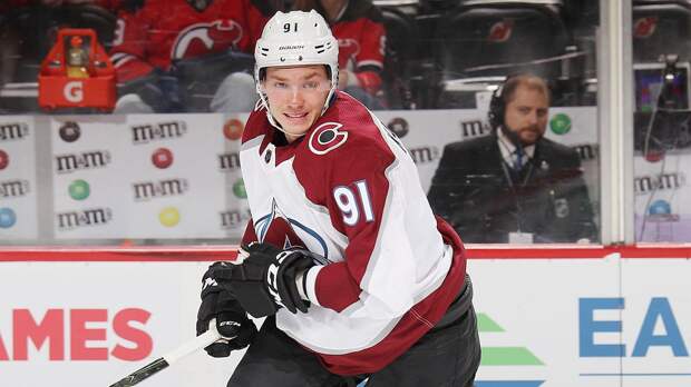 Каменев из ЦСКА собирается в Северную Америку? Инсайдер сообщила о переходе в НХЛ, игрок опроверг