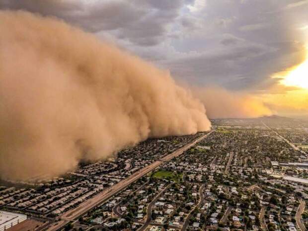 По США прошла мощная пылевая буря (видео)
