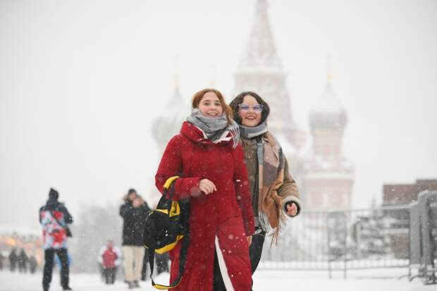 Москвичам пообещали потепление в праздничные выходные