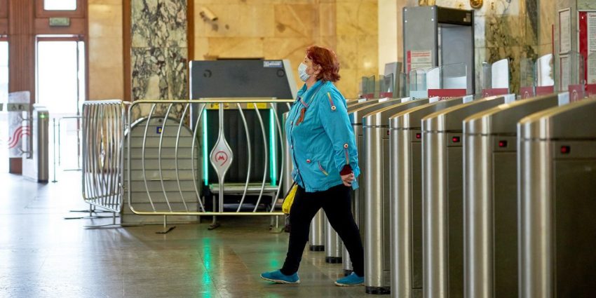 Дептранс: 99% пассажиров метро надели маски утром 15 мая Фото: mos.ru