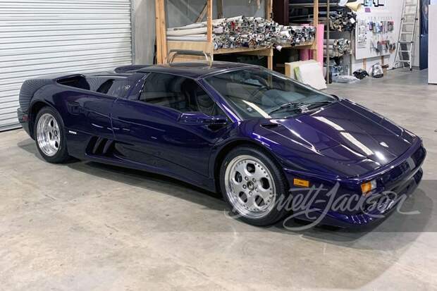 Родстер Lamborghini Diablo VT 1997 года