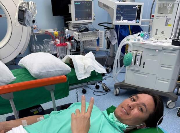 Хирург Хайдаров перенес срочную операцию на ноге