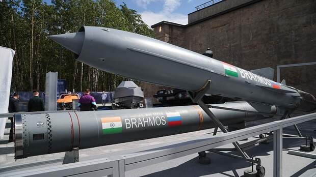 Индия продала Индонезии первые сверхзвуковые боевые ракеты BrahMos