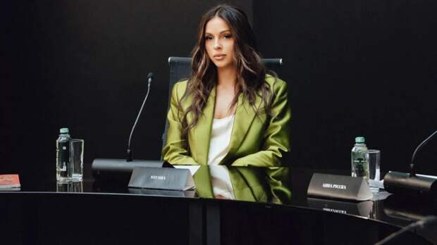 Нюша опровергла слухи о пластике лица: «Мне это льстит»