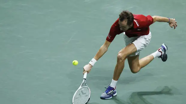 Медведев обыграл Имера и вывел Россию 1/2 финала Кубка Дэвиса