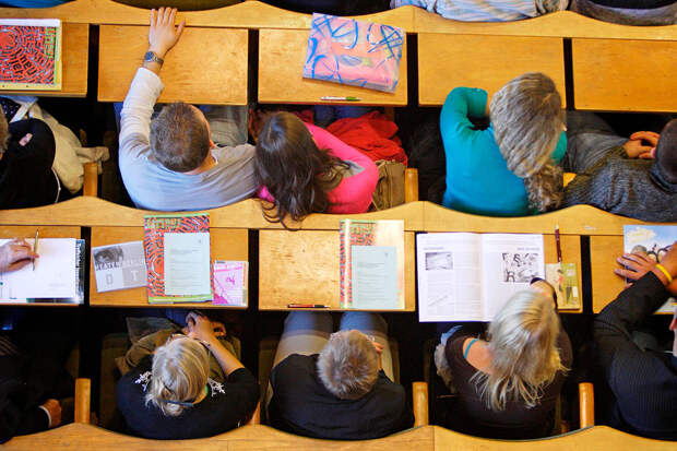 Специалист Сумбатян: Китай перетягивает нашу молодежь выгодными предложениями