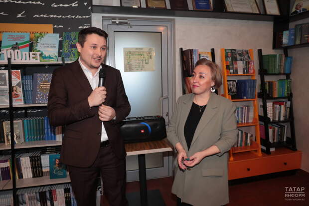 Галиуллин назвал книгу Луизы Янсуар «Сөт» украшением Татарского книжного издательства
