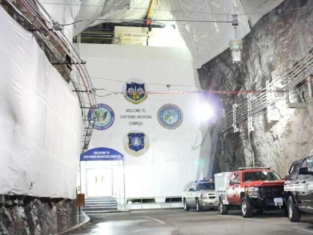 Бункер Судного дня: подземный американский город под горой Шайенн NORAD, «Бункер Судного дня», гора Шайенн, интересное, сша