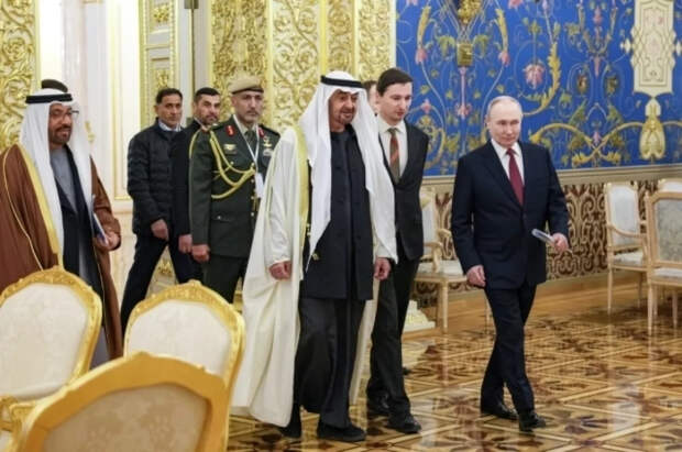 Al Khaleej: визит главы ОАЭ в РФ особо важен на фоне переговоров в Абу-Даби