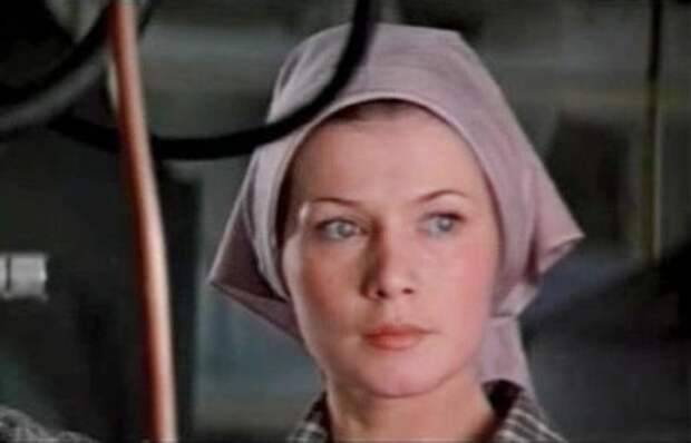 Анна Твеленева в фильме *Еще не вечер*, 1974 | Фото: kino-teatr.ru Анна Твеленева в фильме *Еще не вечер*, 1974 | Фото: kino-teatr.ru