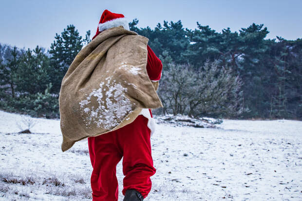 РИА Новости: Дед Мороз привез в США из Великого Устюга самовары и пряники