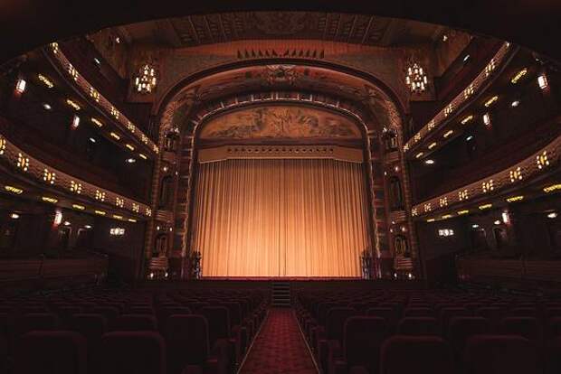 Почему Константин Богомолов покинул пост и. о. ректора Школы-студии МХАТ