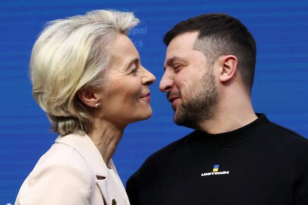 скажи Хайль ... Нет, ты первая