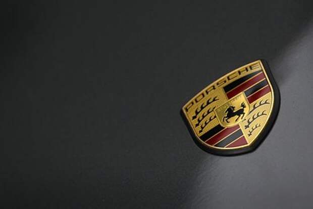 Названа причина массовых сбоев работы автомобилей Porsche и BMW в России