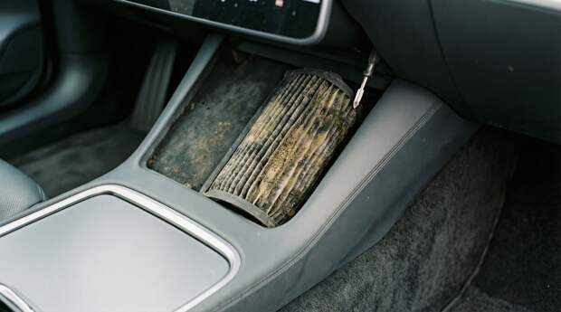 Почему со временем Tesla Model 3 начинают пахнуть «как грязные носки»?