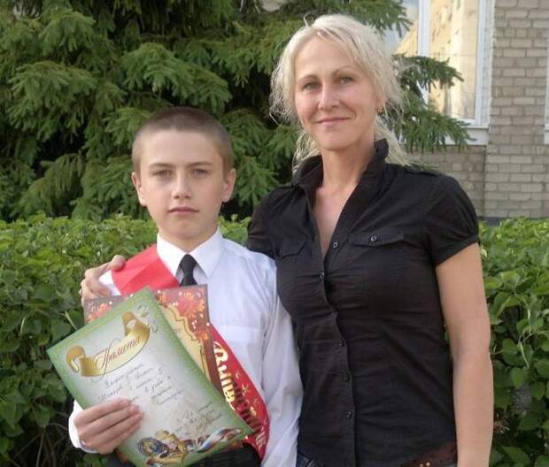 Антон Макаров с мамой Аллой. Фото © "ВКонтакте"
