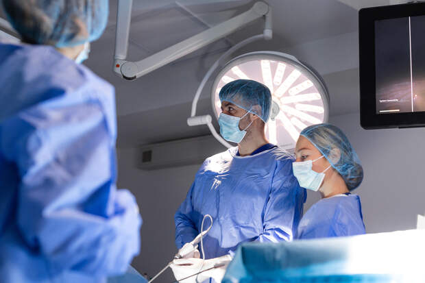 Мальчик с раздутым до размеров мяча для гольфа глазом удивил врачей