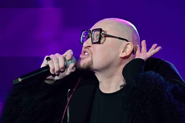 Популярный российский певец рассказал об общении с Пугачевой