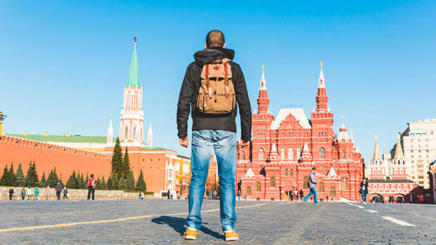 В России создадут памятку для иностранных туристов