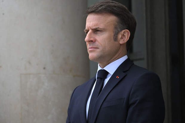 Президент Франции Макрон встретился с вдовой Навального Юлией