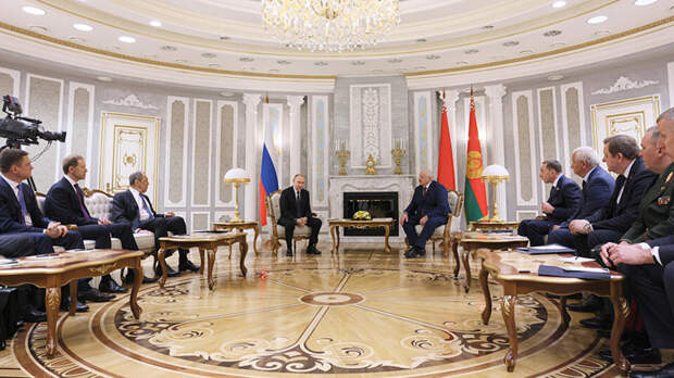 Песков заявил об "особых форматах диалога" между РФ и Белоруссией
