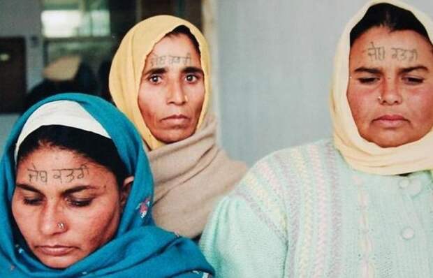 Жертвы принудительного татуажа в полиции. Жертвы принудительного татуажа в полиции.