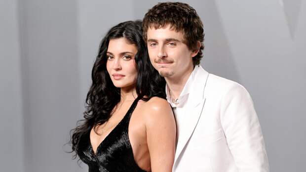 Сестра Тимоти Шаламе отказалась обнять Кайли Дженнер на «Оскаре»