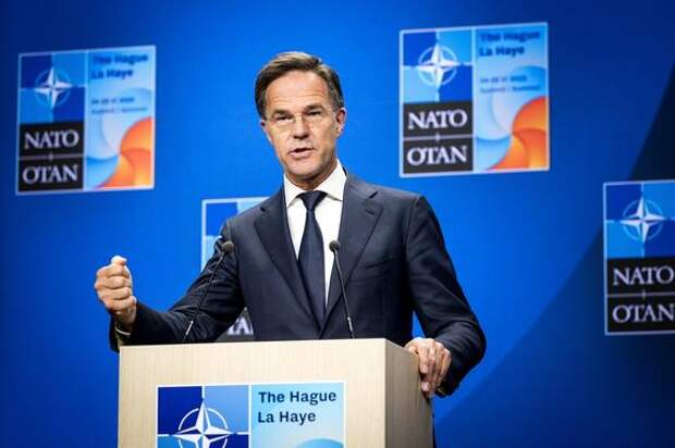 Рютте уклонился от ответа на вопрос о принадлежности Гренландии по сделке