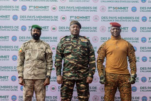 Россия меняет жизнь Африки: Прорусский глава Мали Ассими Гоита стал президентом конфедерации Альянса стран Сахеля (AES)