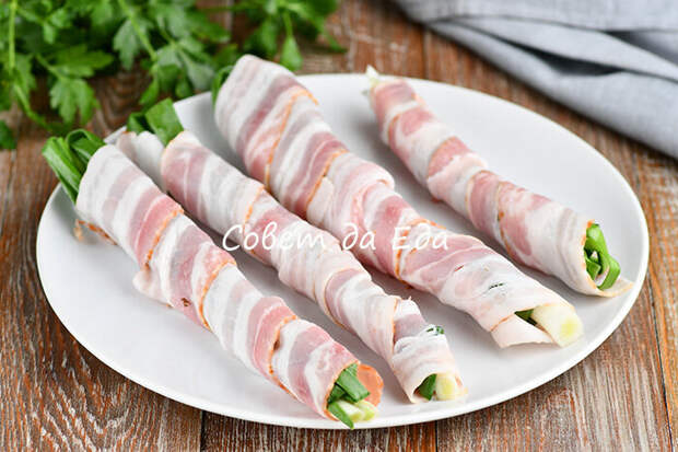 Закуска удивляет вкусом, количеством продуктов (их очень мало), способом и скоростью приготовления. На подготовку уходят считанные минуты, а на приготовление потребуется всего 10 минут.-5