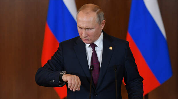 На часах Владимира Путина заметили надпись: «Сделано в России»