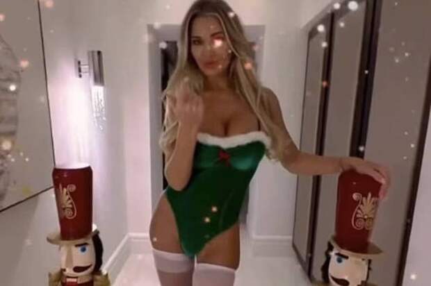 «Я была в восторге!»: 37-летняя Кристин МакГиннесс примерила откровенный образ Санта-Клауса