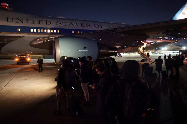 Трамп вылетел в Давос после экстренной замены самолета