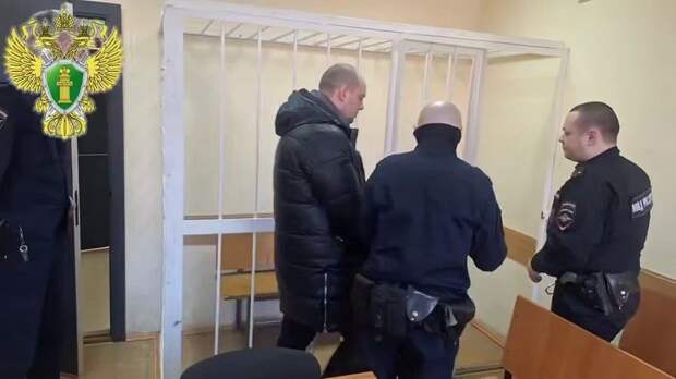 Взятки, избиения, рэкет: чем «прославились» приморские сотрудники полиции в 2025 году