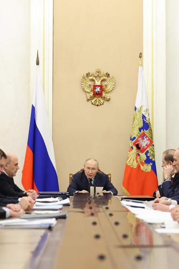 Владимир Путин: два месяца подряд экономическая динамика снижается