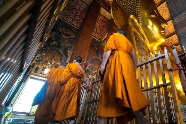 Настоятель храма попался на романе с четырьмя женщинами и уехал медитировать