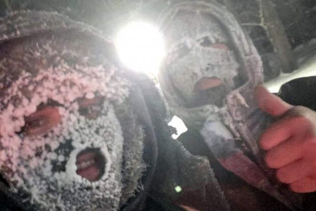 Фотография двух рыбаков на Обском море в минус 45 впечатлила новосибирцев