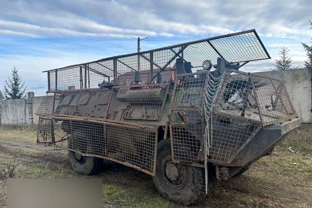 Украинский солдат угнал французский БТР VAB, чтобы поехать домой