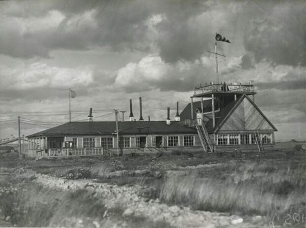 Здание первого аэровокзала. Ленинград. 1933 год