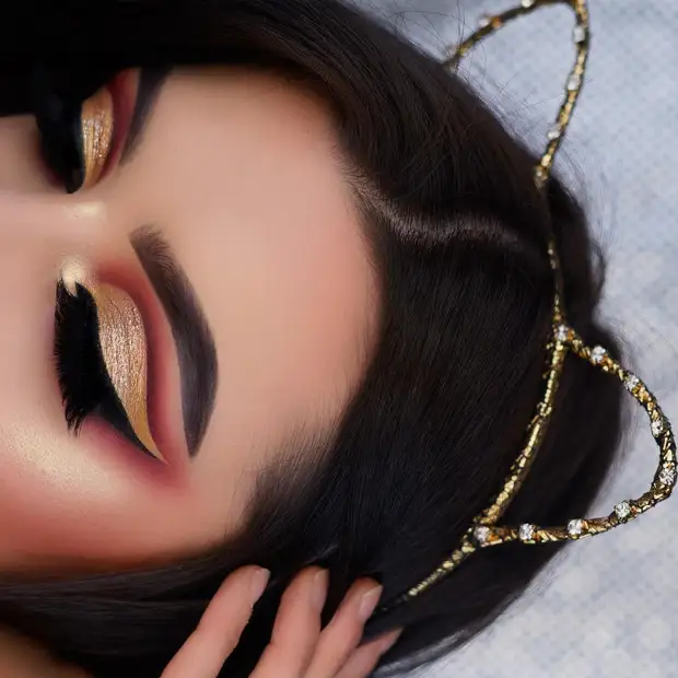 Волшебство обаяния: 12 идей обворожительного золотого макияжа