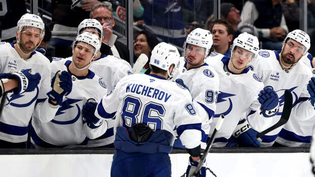 «Он лучший игрок в мире»: Кучеров набрал пять очков в игре с «Сиэтлом» и вышел на второе место в гонке бомбардиров НХЛ