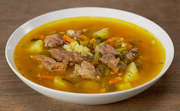 Ленинградский рассольник, за ним очереди стояли. Суп простой, но зато сытнее солянки