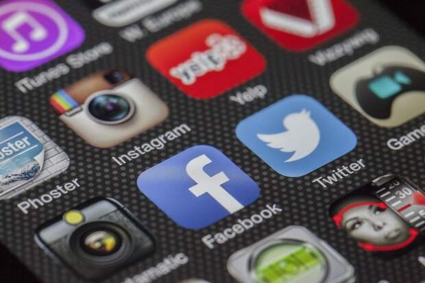 О том, почему использование Facebook и WhatsApp может быть опасным