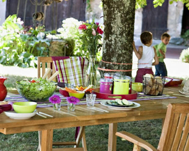 french-summer-outdoor-table-set9.jpg