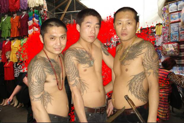 Чем занималась китайская мафия в Москве и на чем она заработала миллиарды долларов