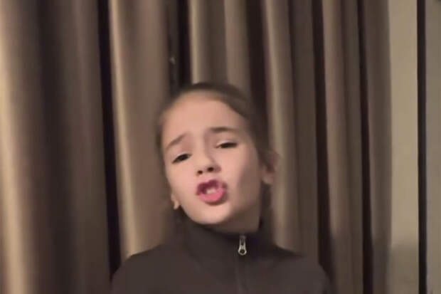 Телеведущая Юлия Зимина поделилась редкими кадрами с дочерью в день ее рождения