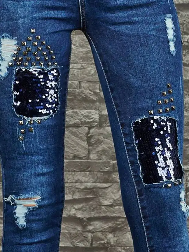 Как можно задекорировать дырки на джинсах