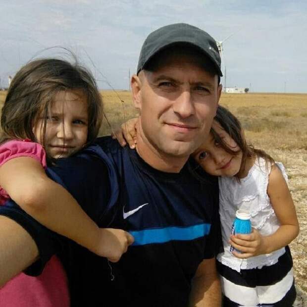 Две дочери начали грубить отцу. Мужчина одной фразой поставил их на место